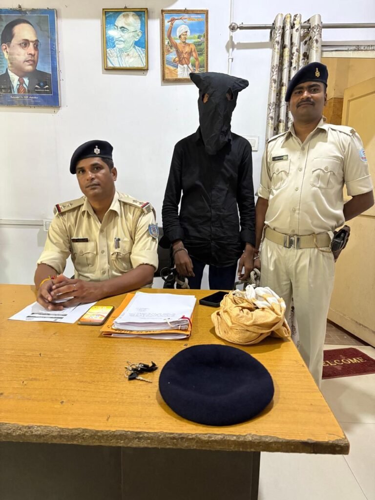 आदित्यपुर पुलिस की बड़ी कार्रवाई, आपराधिक मामले में 20 वर्षीय आरोपी गिरफ्तार; बाइक जब्त
