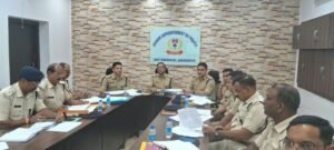 जमशेदपुर में लंबित कांडों की समीक्षा, एसएसपी ने दिए शीघ्र निष्पादन के निर्देश