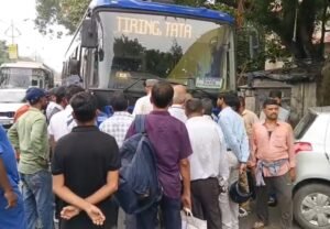 जमशेदपुर: साकची में तेज रफ्तार बस ने स्कूटी सवार को मारी टक्कर, युवक गंभीर घायल