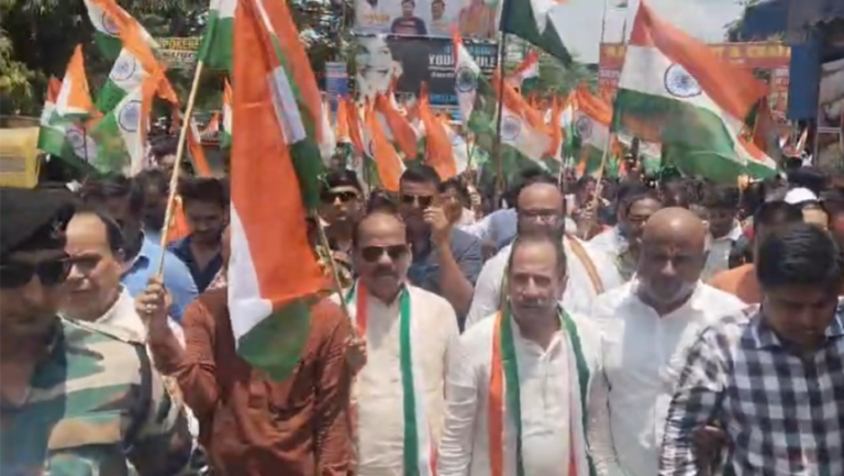 जमशेदपुर में बीजेपी की विशाल तिरंगा यात्रा, सड़कों पर उमड़ा देशभक्ति का सैलाब