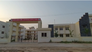चांडिल का 25 करोड़ का नया अनुमंडल अस्पताल तैयार, फिर भी पुराने जर्जर भवन में इलाज को मजबूर मरीज
