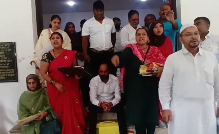 मानगो नगर निगम की बोर्ड बैठक में हंगामा, मेयर के खिलाफ लगे नारे; सांसद-विधायक भी बैठक छोड़कर निकले