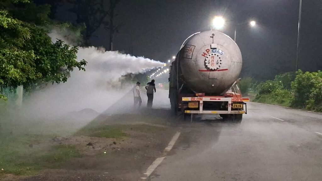 जमशेदपुर: सोनारी दुमुहानी के पास एलपीजी टैंकर से गैस लीक होने से मची अफरा-तफरी; अलर्ट पुलिस ने रोका ट्रैफिक, टला बड़ा हादसा
