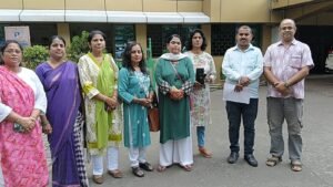 जमशेदपुर: मानवाधिकार संगठन ने प्रशासन से सीतारामडेरा बस स्टैंड में खड़ी स्क्रैप बसो को हटाने की मांग, दी चेतावनी