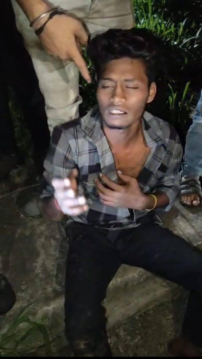 आदित्यपुर में मोबाइल छिनतई के बाद भाग रहा युवक हादसे का शिकार, लोगों ने पकड़कर पुलिस को सौंपा