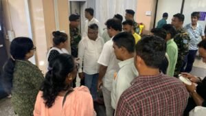घाटशिला सड़क हादसा: विधायक सोमेश सोरेन ने टीएमएच पहुंचकर घायलों का जाना हाल, इलाज का लिया जायजा