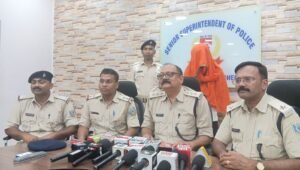 सोनारी चेन स्नैचिंग मामले में तीसरा आरोपी गिरफ्तार, महिला की सोने की चेन बरामद
