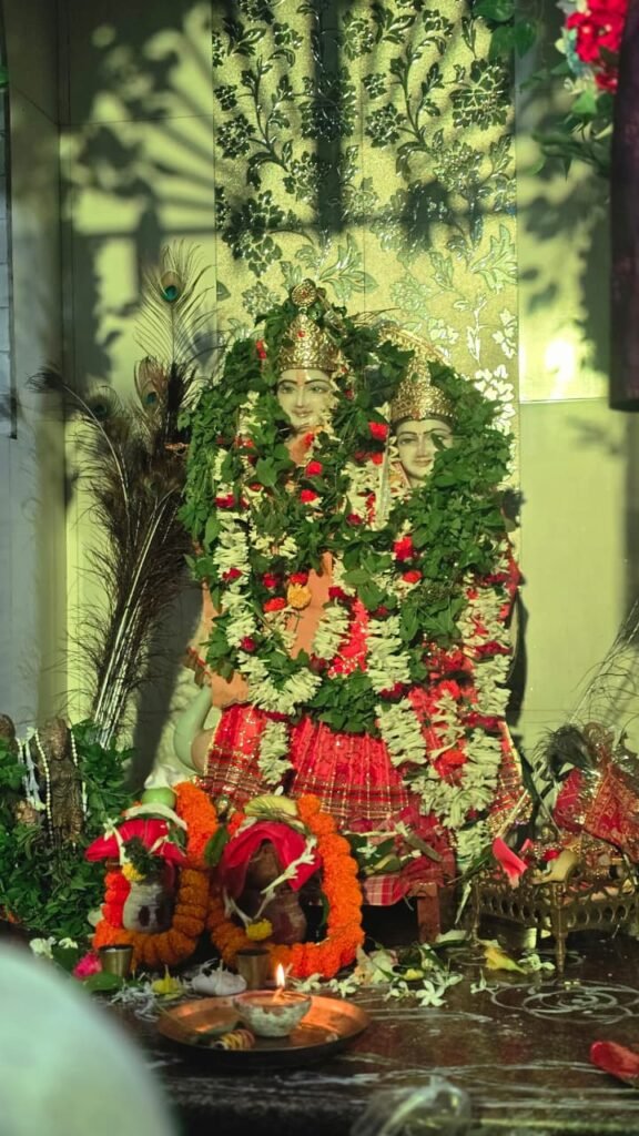 बिरसानगर के मोहरदा बस्ती स्थित हरि मंदिर में धूमधाम से मना श्रीकृष्ण जन्मोत्सव, जयकारों से गूंजा मंदिर परिसर