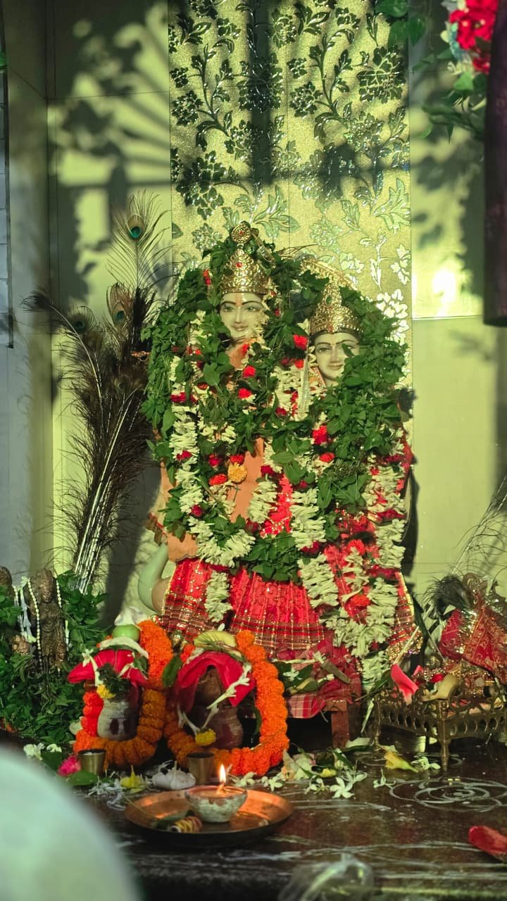 बिरसानगर के मोहरदा बस्ती स्थित हरि मंदिर में धूमधाम से मना श्रीकृष्ण जन्मोत्सव, जयकारों से गूंजा मंदिर परिसर