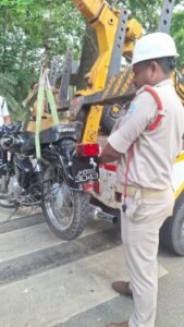 जमशेदपुर में मोडिफाइड साइलेंसर के खिलाफ अभियान, 8 दोपहिया वाहनों पर कार्रवाई
