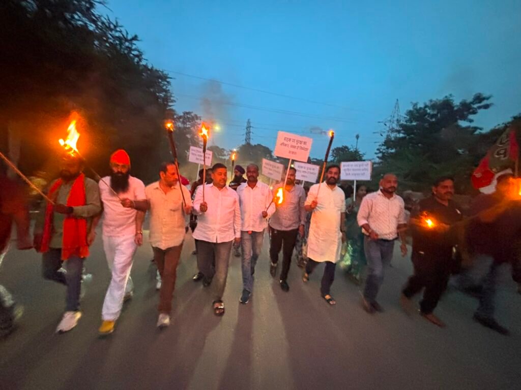 सागर गोप की मौत के विरोध में भाजपा का आक्रोश मार्च और मशाल जुलूस, बर्मामाइंस में यातायात व्यवस्था सुधारने की मांग