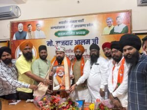 ताजदार आलम की ताजपोशी में रांची पहुंचा जमशेदपुर का सिख समाज, अंग वस्त्र और पीएम मोदी की तस्वीर भेंट कर किया सम्मानित