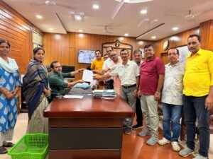 50 साल से सड़क-नाली की समस्या से जूझ रहा हरिओम नगर, उपायुक्त दरबार पहुंचा मामला