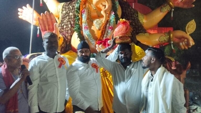 किताडीह में गणेशोत्सव की अनोखी परंपरा, 11 किलो के लड्डू की 71 हजार रुपये में लगी बोली