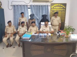 जमशेदपुर:  केस मैनेज कराने का झांसा देकर युवक से लूट , दो गिरफ्तार