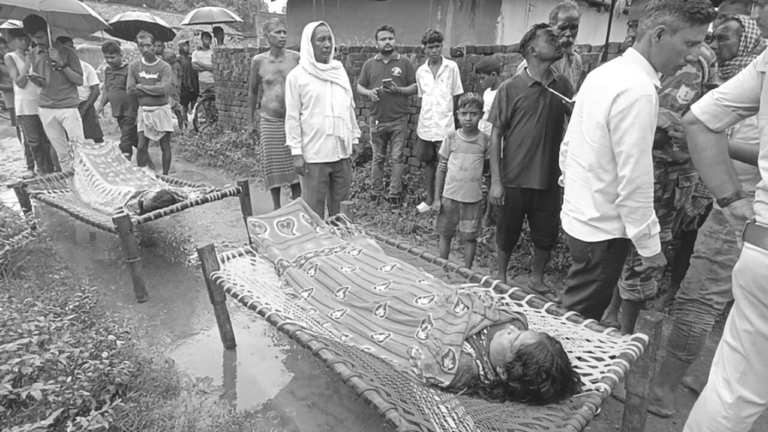 तिरुलडीह के पांड्रा गांव में वज्रपात का कहर, दो महिलाओं की मौत, तीन गंभीर रूप से झुलसीं