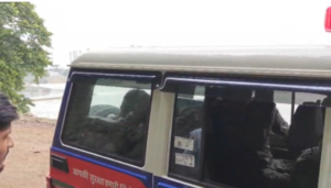 जमशेदपुर में स्वर्णरेखा नदी के तेज बहाव में बह रहा किशोर बचाया गया, स्थानीय लोगों ने दिखाई बहादुरी