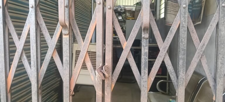 सरायकेला: डीसी ऑफिस परिसर स्थित बैंक ऑफ इंडिया का ताला तोड़कर चोरी का प्रयास; ग्रामीणों की सतर्कता से टली बड़ी वारदात