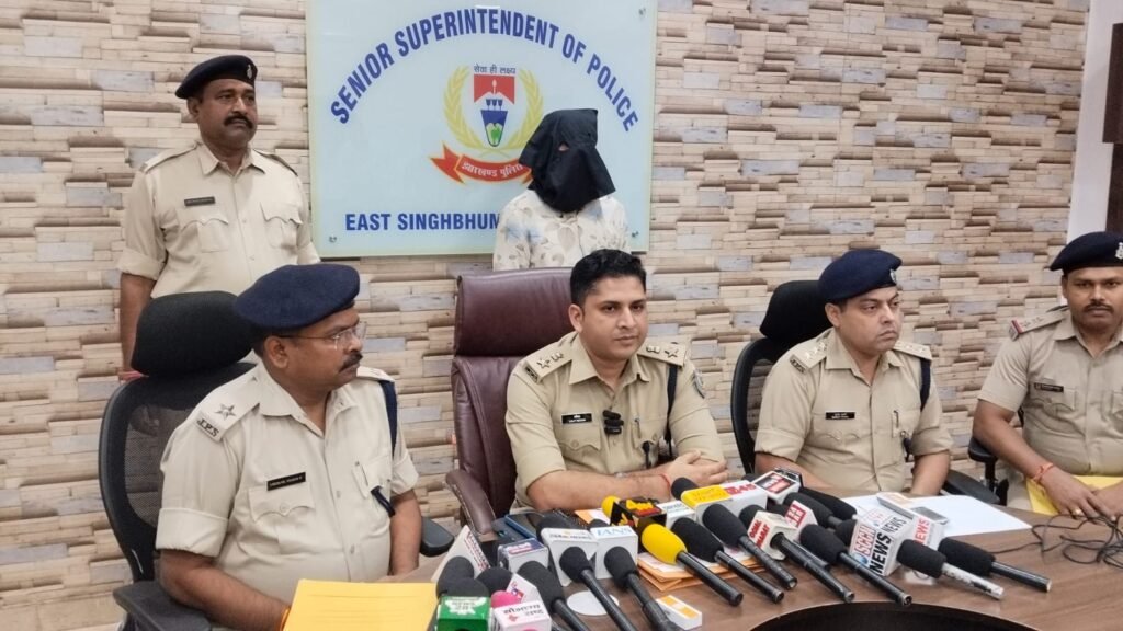 जमशेदपुर में देसी कट्टा और कारतूस के साथ अनुप बंगाली गिरफ्तार, 17 पुराने मामले दर्ज
