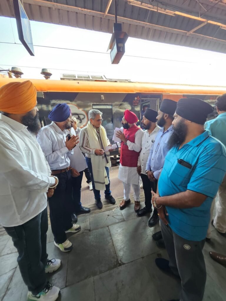 जलियांवाला बाग एक्सप्रेस रद्द करने के फैसले का विरोध, एजीएम से मिले सतबीर सिंह सूमो