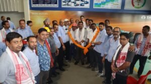 टाटा मोटर्स वर्कर्स यूनियन के नेताओं का एचवीटीएल में स्वागत, मजदूर हित में फैसलों पर जताया भरोसा