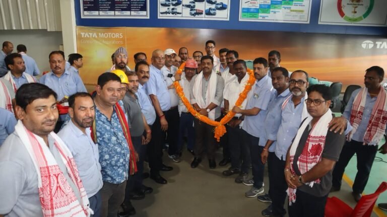 टाटा मोटर्स वर्कर्स यूनियन के नेताओं का एचवीटीएल में स्वागत, मजदूर हित में फैसलों पर जताया भरोसा