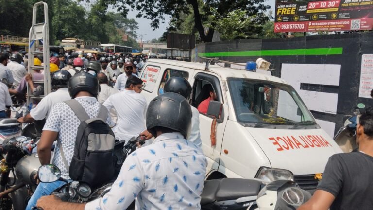 मानगो पुल पर भीषण जाम, एंबुलेंस भी फंसी; घंटों परेशान रहे लोग