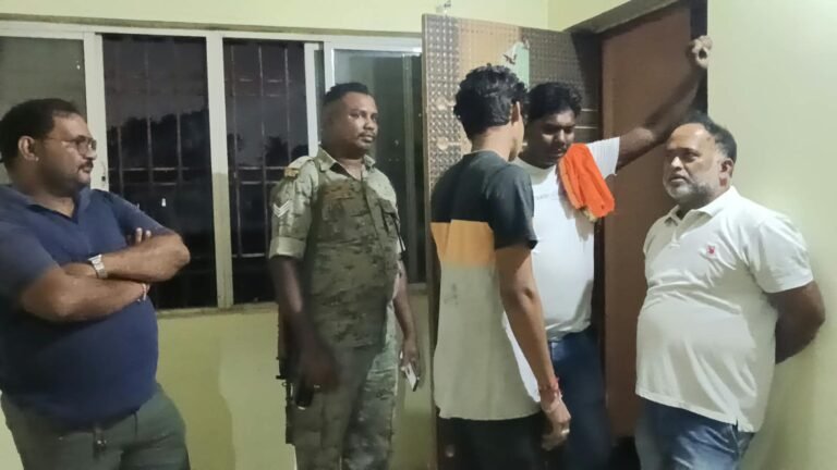 जमशेदपुर के चाणक्यपुरी में युवक का शव फंदे से लटका मिला, जांच में जुटी पुलिस