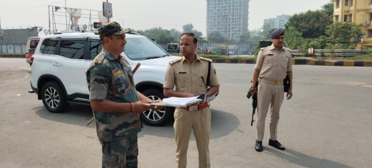 जमशेदपुर में त्योहारों को लेकर अलर्ट पुलिस, एसएसपी ने चेकिंग प्वाइंटों का किया औचक निरीक्षण