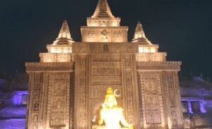 आदित्यपुर: हिमाचल के प्राचीन शिव मंदिर की तर्ज पर बना प्रवीण सिंह सेवा संस्थान का दुर्गा पूजा पंडाल,बिहार की खेल मंत्री श्रेयसी सिंह ने किया उद्घाटन