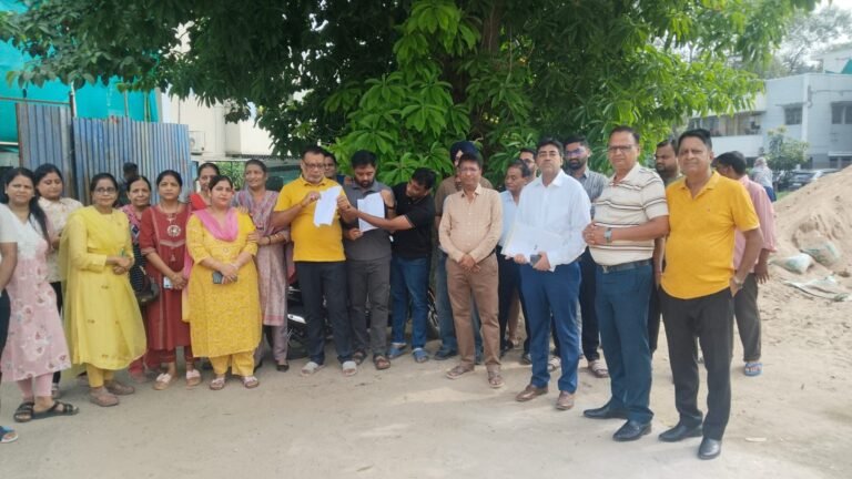 जमशेदपुर: राजेंद्र नगर न्यू कॉलोनी में अंडरग्राउंड वायरिंग पर विवाद, सोसाइटी ने कहा- विकास कार्य को दिया जा रहा धार्मिक रंग