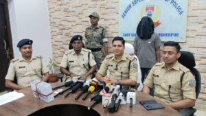 जमशेदपुर: मानगो बस स्टैंड के पास हथियार लेकर घूम रहा युवक गिरफ्तार, देशी पिस्टल और मैगजीन बरामद
