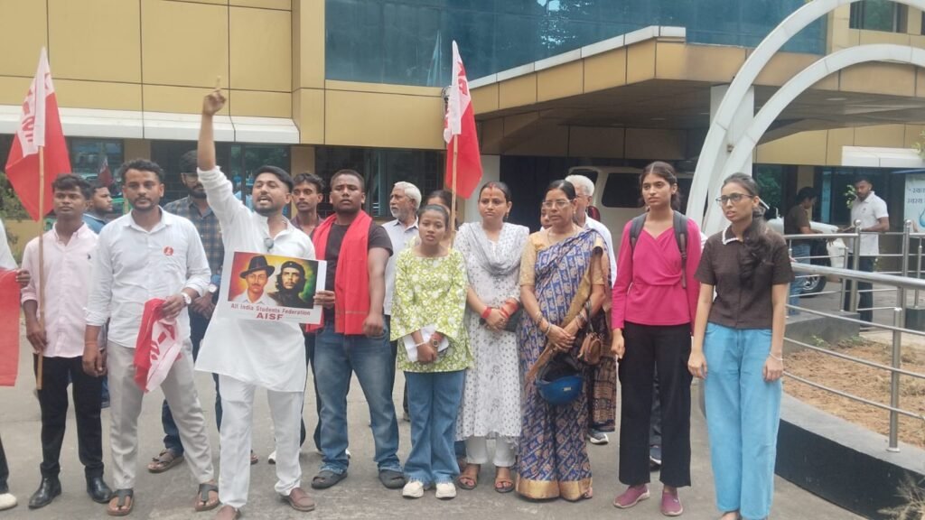 नेताजी सुभाष यूनिवर्सिटी में छात्र का रजिस्ट्रेशन रोकने का आरोप, एआईएसएफ ने निष्पक्ष जांच और कार्रवाई की मांग की