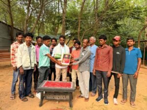 पोटका: हो समाज के प्रतिनिधिमंडल ने विधायक संजीव सरदार को किया सम्मानित, गुरु लाको बोदरा का चित्र भेंट किया