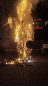 जमशेदपुर में धूमधाम से हुआ रावण दहन, छोटा गोविंदपुर में 51 फीट के रावण का पुतला जला