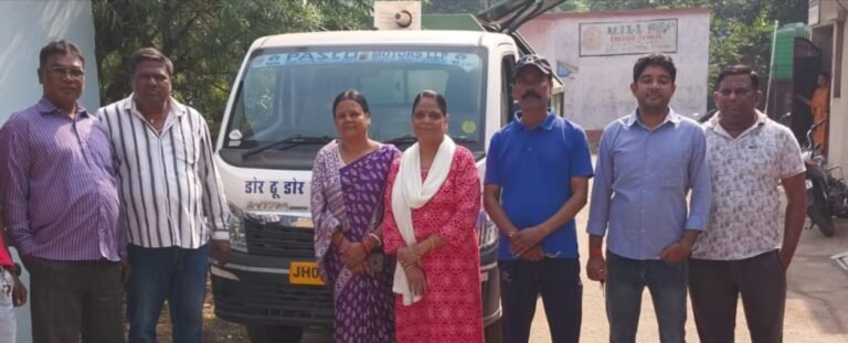 जमशेदपुर: बागबेड़ा कॉलोनी में मांग पत्र सौंपने के 24 घंटे के भीतर बहाल हुई डोर-टू-डोर कचरा उठाव सेवा, लोगों में खुशी
