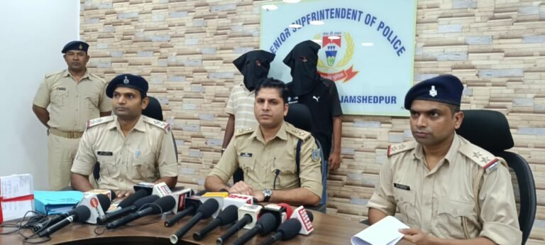 जमशेदपुर: हत्या का बदला लेने की फिराक में घूम रहे दो आरोपी गिरफ्तार, हथियार बरामद