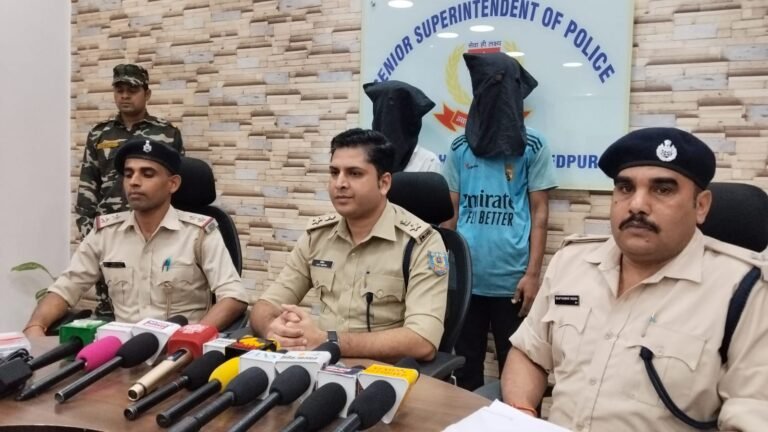 कदमा में लोडेड देसी कट्टा के साथ दो युवक गिरफ्तार, सिटी एसपी ने किया खुलासा