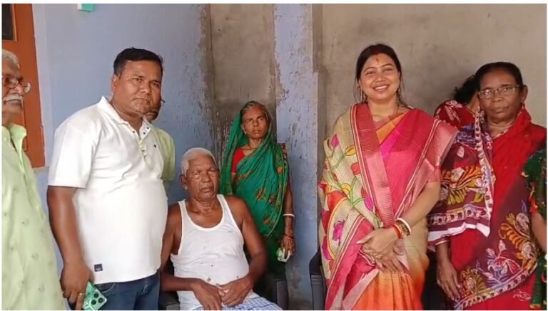 बिरसानगर में विधायक पूर्णिमा साहू ने किया क्षेत्र का दौरा, कई योजनाओ का किया शिलान्यास