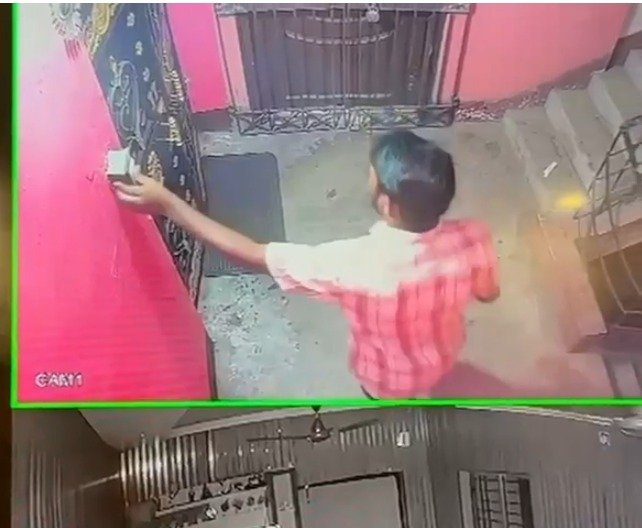 आदित्यपुर के हरिओम नगर में घर में तोड़फोड़, गाड़ी और सीसीटीवी कैमरे क्षतिग्रस्त
