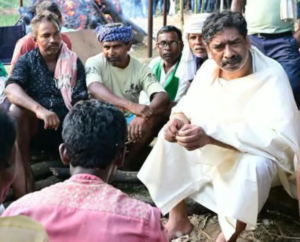 नेमरा में पंचतत्व में विलीन हुईं रूपी सोरेन, हेमंत सोरेन ने दी मुखाग्नि