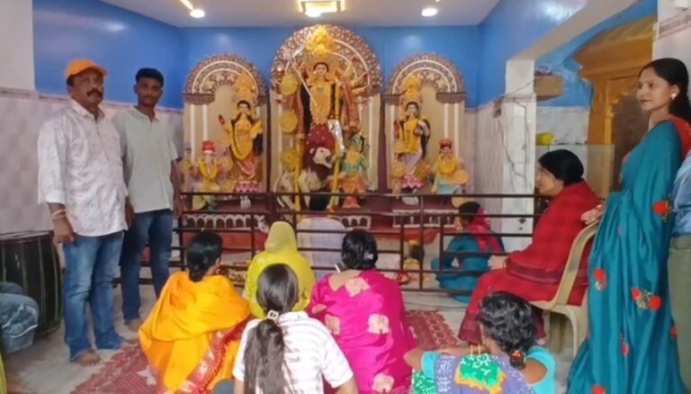 जमशेदपुर में शारदीय नवरात्र की शुरुआत, श्री श्री श्यामा मां काली मंदिर में मां शैलपुत्री की पूजा-अर्चना