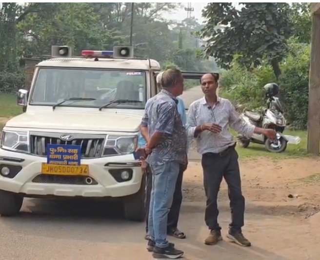 बोकारो में दिनदहाड़े 21.40 लाख रुपये की लूट, बाइक सवार दो बदमाश फरार
