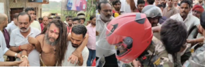 बोकारो: शनि मंदिर में नागा साधु की बेरहमी से पिटाई, आरोपी को पकड़ने पहुंची पुलिस के सामने भीड़ ने की मारपीट