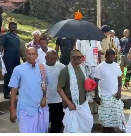 मां रूपी सोरेन की अस्थियां लेकर रजरप्पा पहुंचे मुख्यमंत्री हेमंत सोरेन, दामोदर-भैरवी संगम पर करेंगे विसर्जन