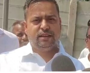 सी टू तालाब के पास सड़क घेरने के प्रयास का स्थानीय लोगों ने किया विरोध, विधायक प्रतिनिधि के हस्तक्षेप से रुका काम