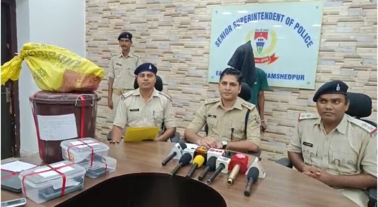 जमशेदपुर में श्रेष्ठम स्वीट्स और टॉम जिम में चोरी का खुलासा, युवक गिरफ्तार; किशोर निरुद्ध