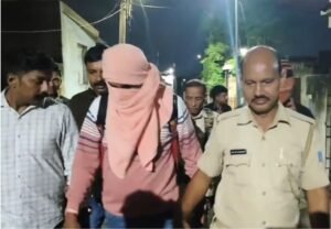 जमशेदपुर में साइबर ठगी के बड़े गिरोह का भंडाफोड़, पांच युवक गिरफ्तार; 20 से अधिक मोबाइल और लैपटॉप बरामद